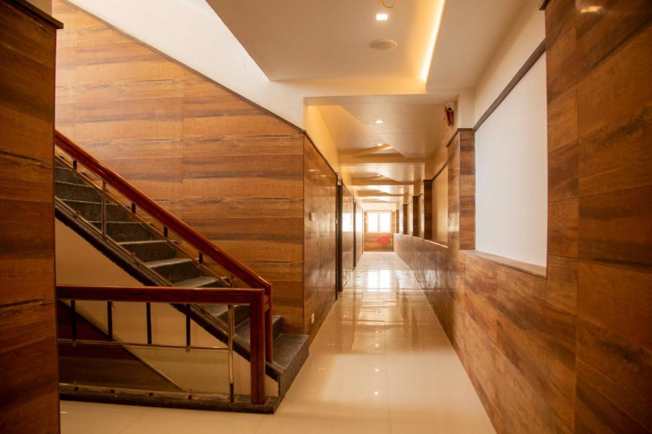 Sri Balaji Grand Hotel Kumbakonam Kültér fotó